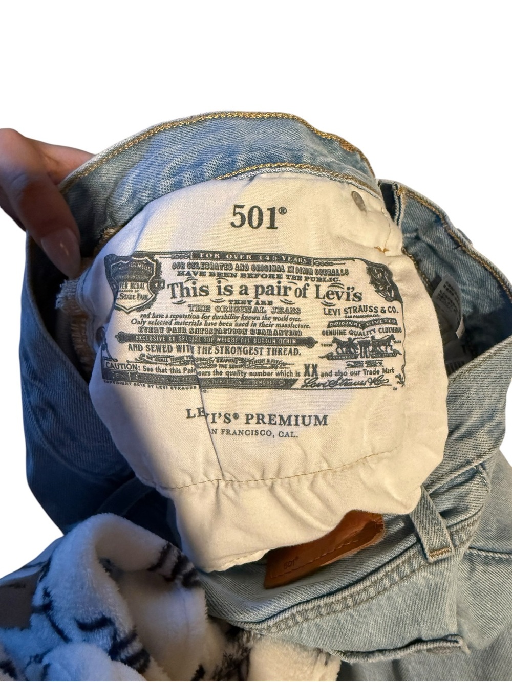 VTG Levi’s Premium Quality Clothing 501 Light Wash Mini Shorts Size 27 - Picture 10 of 10